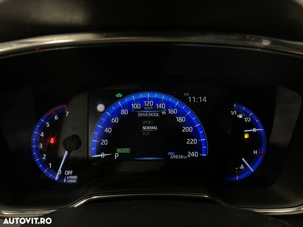 Toyota Corolla 1.8 HSD Business - 25