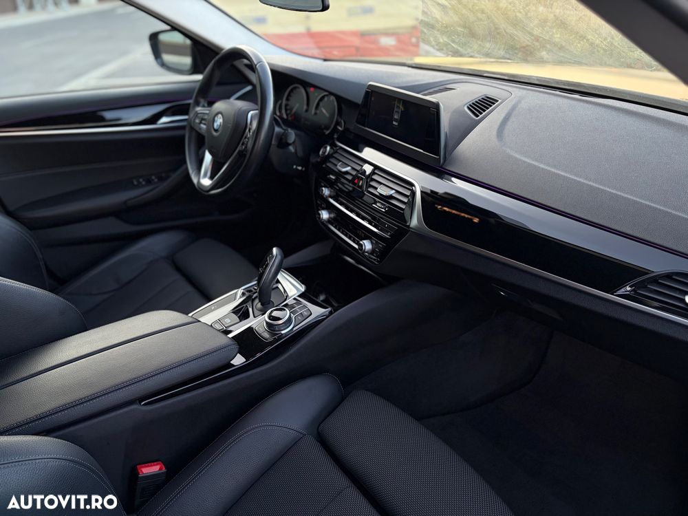 BMW Seria 5 520i AT - 6