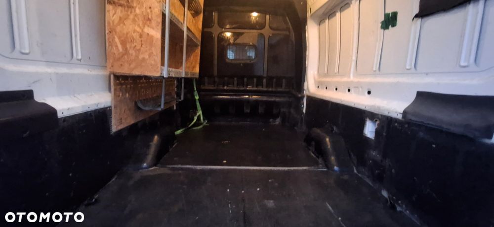 Ford Transit - 18