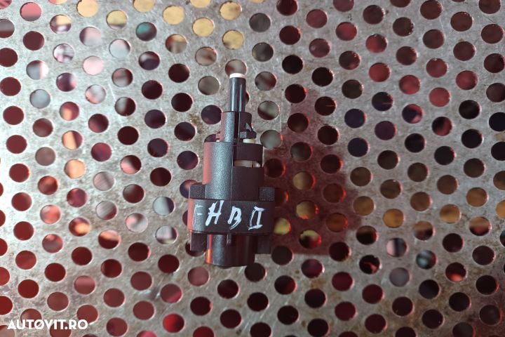 Switch pedala frana 6Q0945511 Skoda Fabia 5J  [din 2007 pana  2010] seria Hatchback 1.2 MT (70 hp) - 3