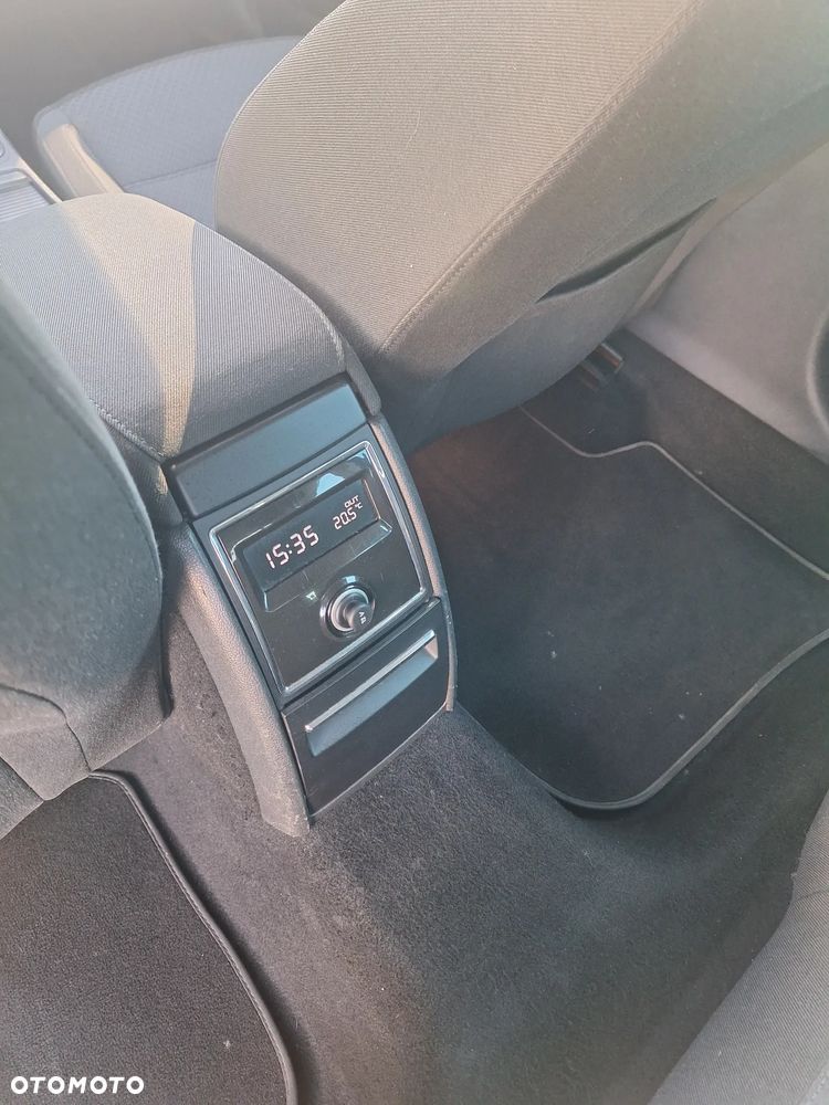 Skoda Superb 2.0 TDI Exclusive - 34
