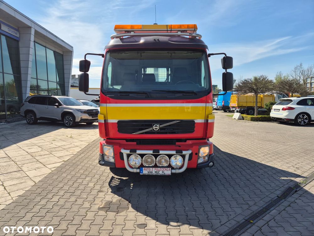 Volvo FL 230 4*2 / POMOC DROGOWA / RUCHOMA PLATFORMA / SERWISOWANY / NOWY SILNIK / BEZWYPADKOWY / 2 WCIĄGARKI / DUŻA KABINA - 5