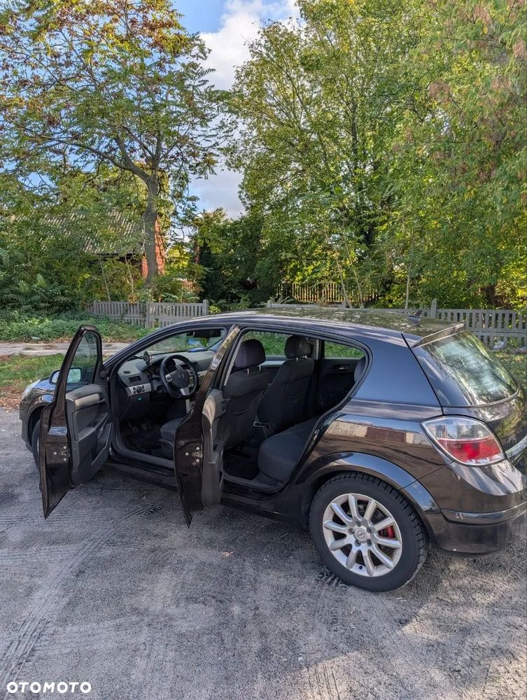 Opel Astra 1.6 Essentia - 4