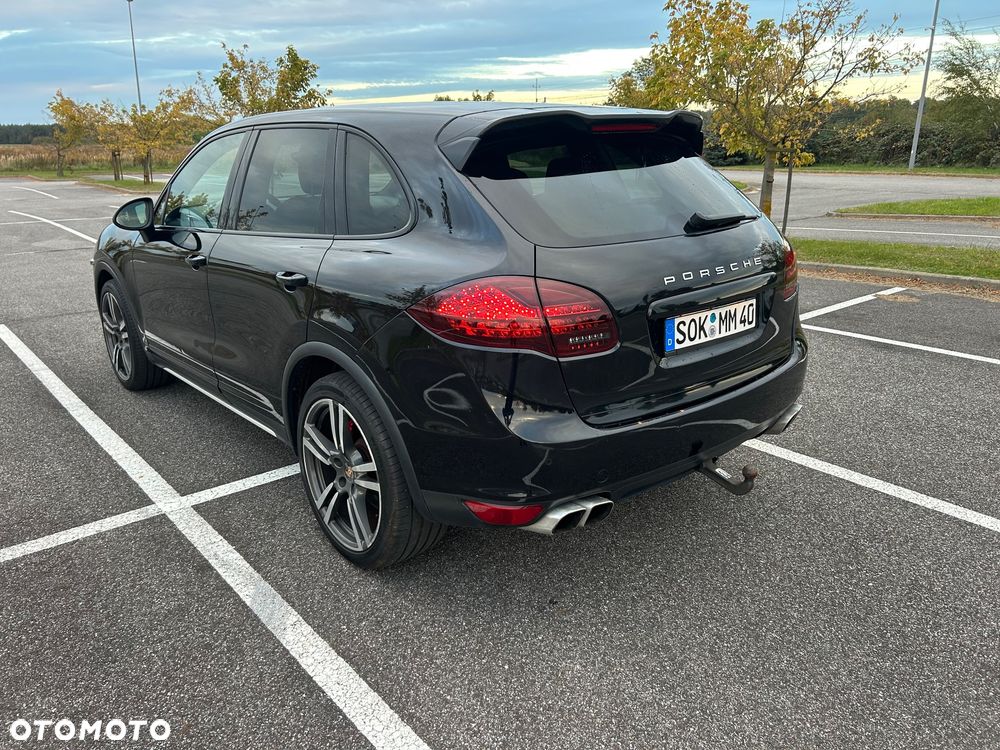 Porsche Cayenne - 2