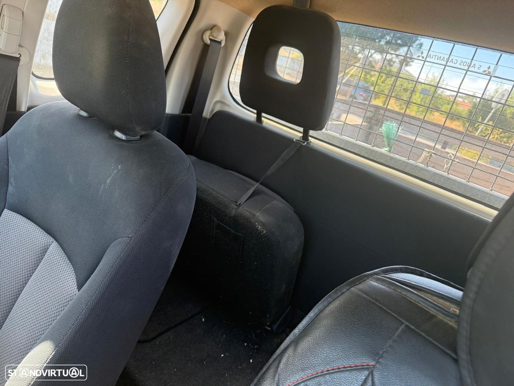 Mitsubishi L200 2.3 DI-D Club Invite Strakar Look 4WD - 11