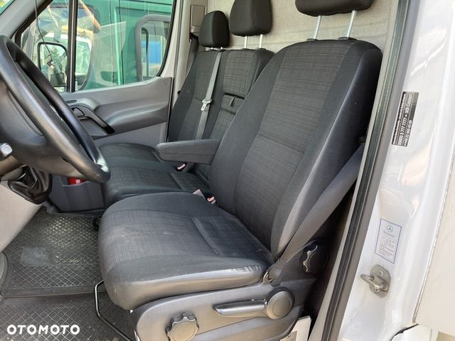 Mercedes-Benz SPRINTER 519 - 9