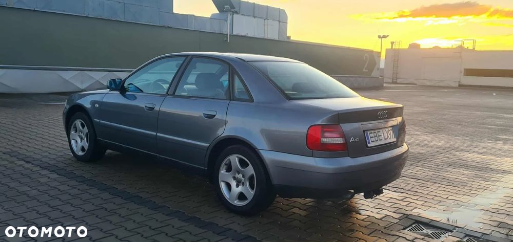 Audi A4 Limousine - 3