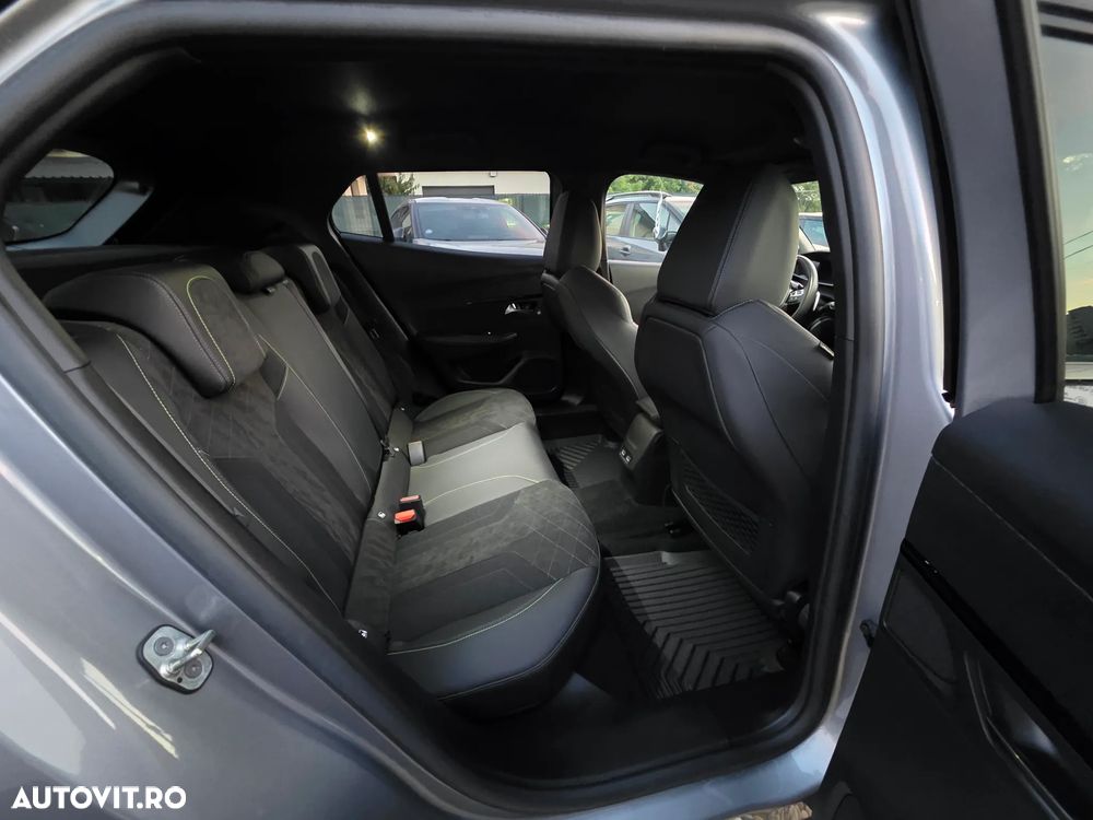 Peugeot 2008 PureTech 155 EAT8 GT - 21