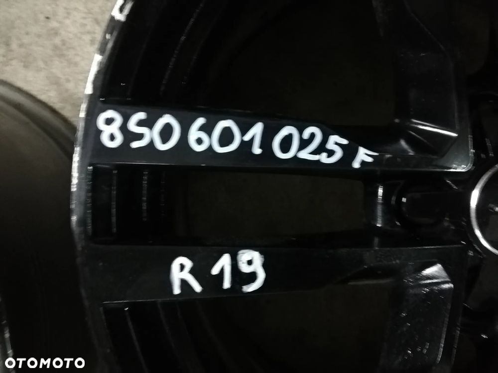 FELGI 19 AUDI 8S0601025F R19 ET52 AUDI TT - 10