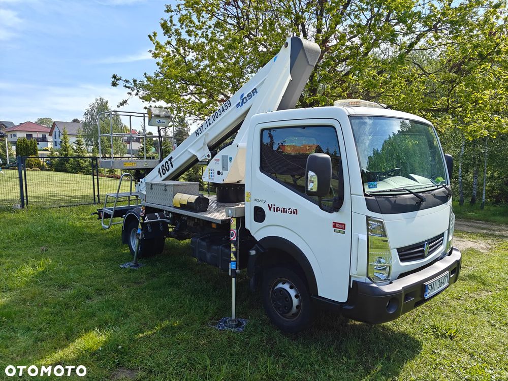 Renault Maxity - 2