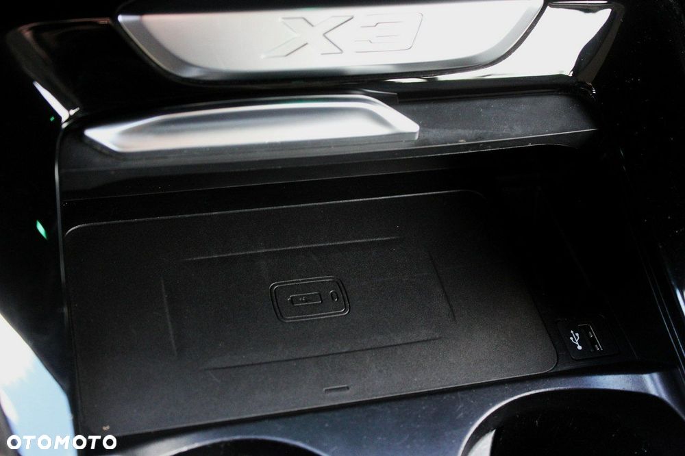 BMW X3 sDrive18d mHEV - 29