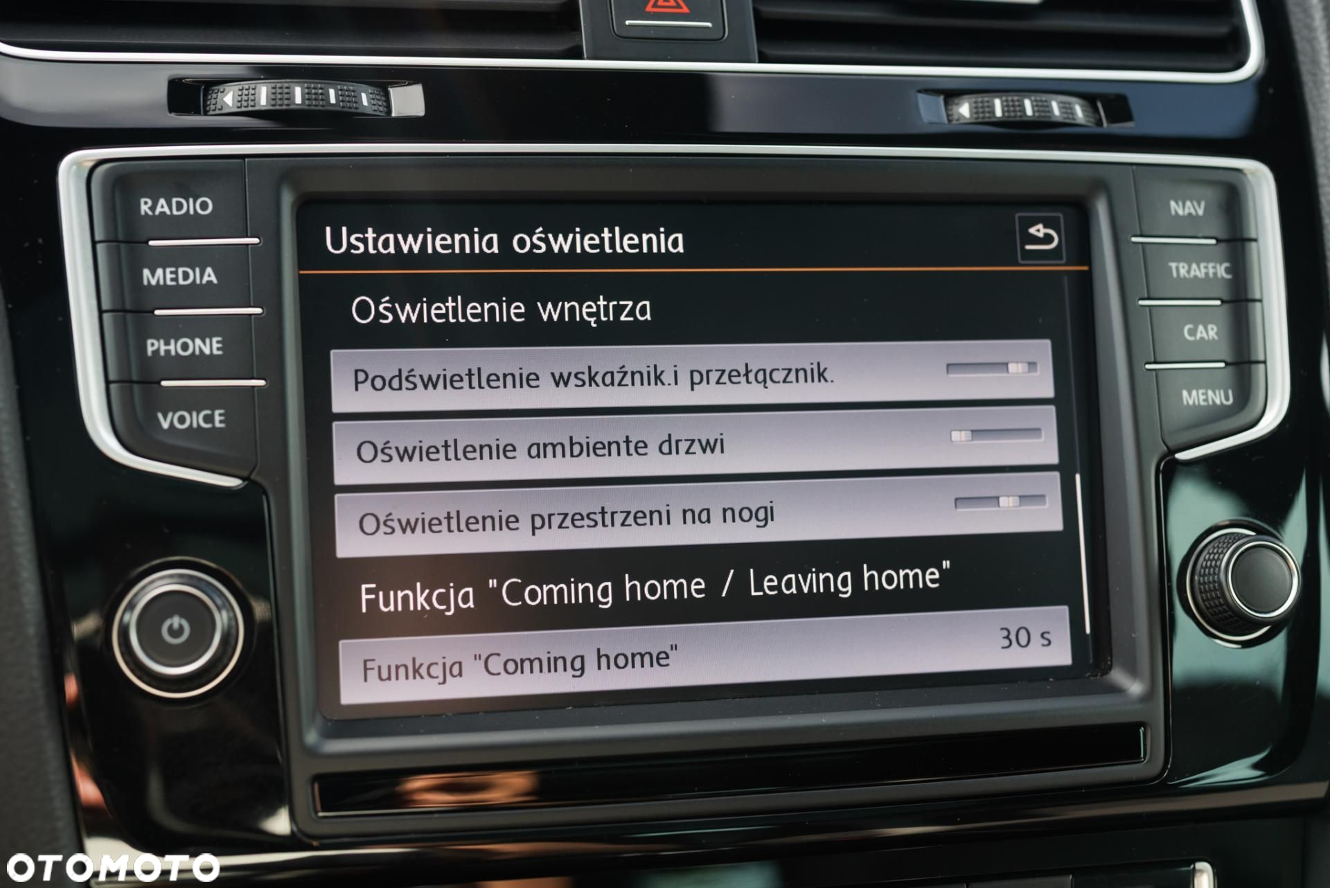 Volkswagen Golf - 25