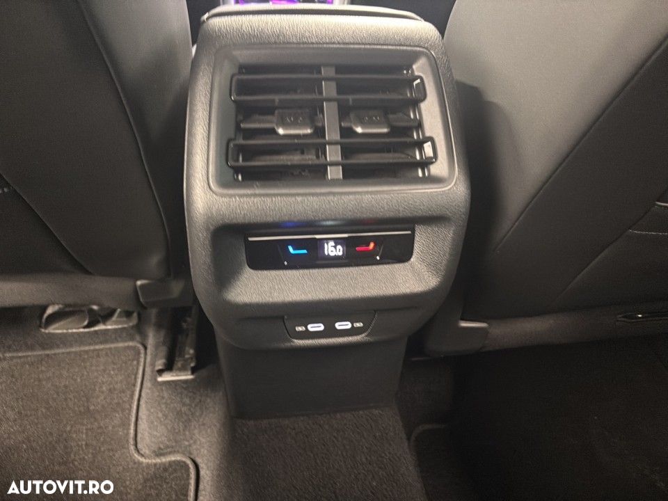 Volkswagen Tiguan 2.0 TDI DSG Elegance - 16