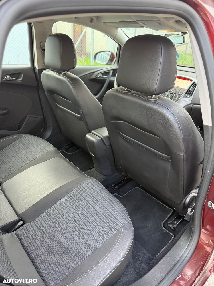 Opel Astra 1.4 Turbo ECOTEC Cosmo - 11