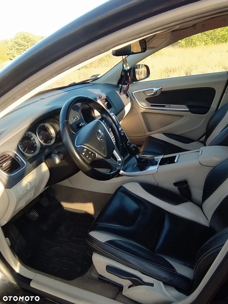 Volvo V60 D3 Kinetic - 6