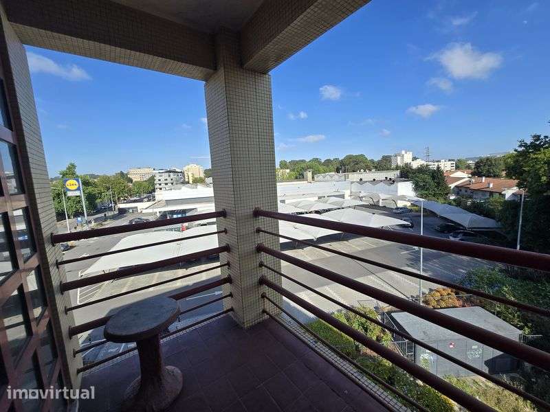 Apartamento T3 à venda na Placeta Duare Lobo, 517 - Grande imagem: 5/12