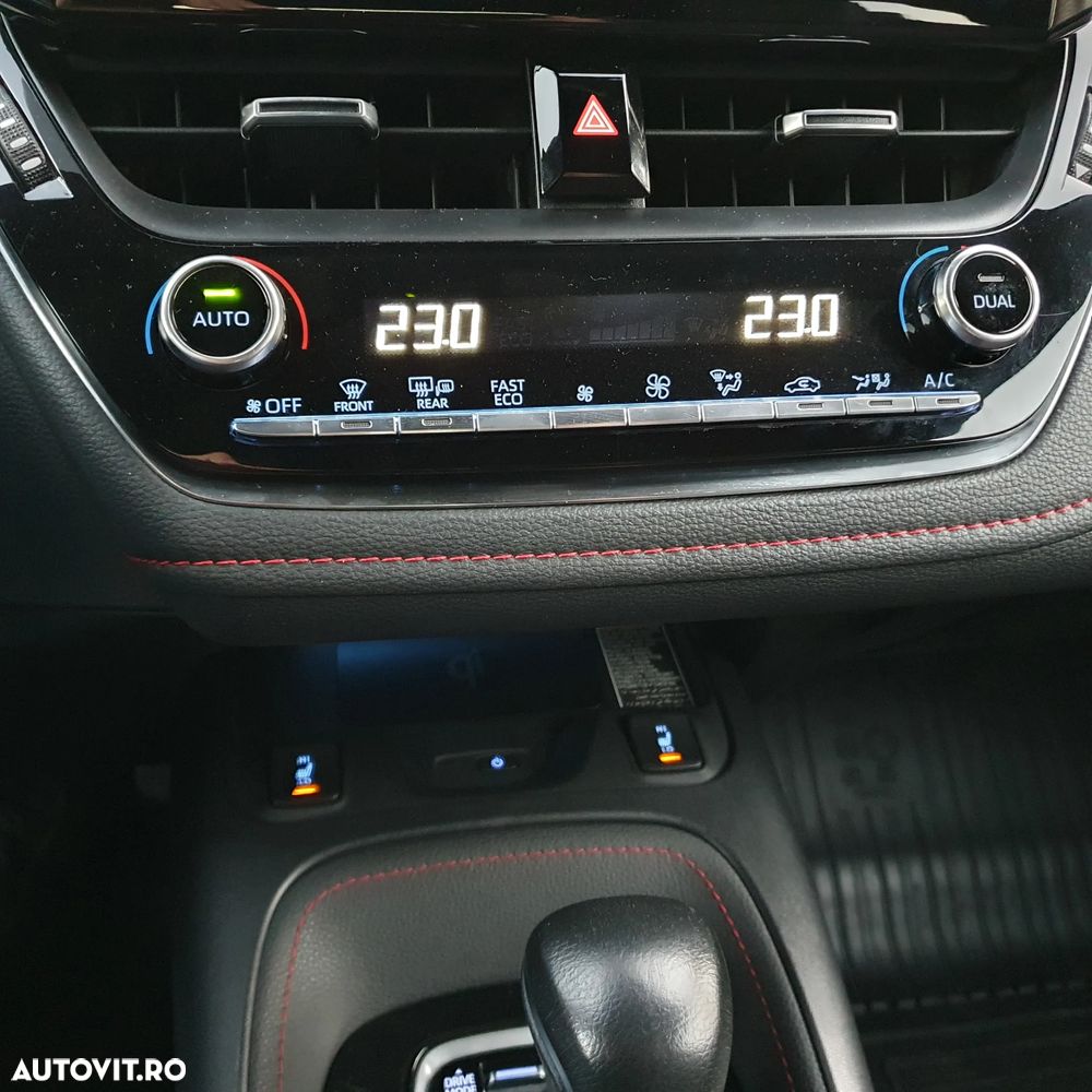 Toyota Corolla 1.8 HSD Exclusive interior Negru - 20