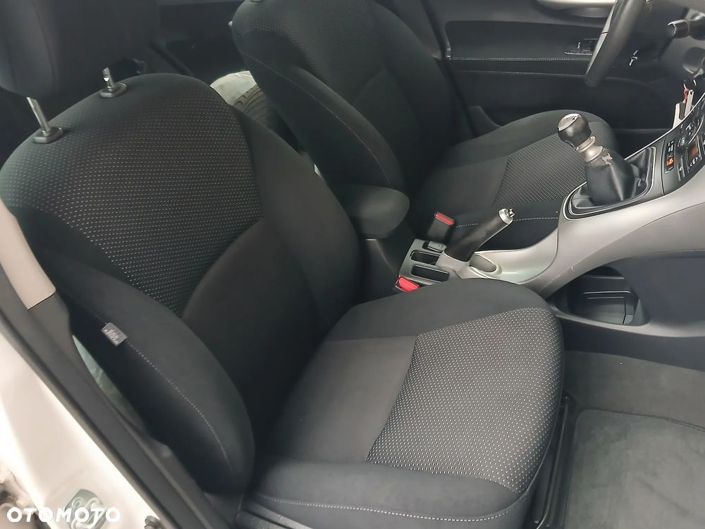 Toyota Auris - 22