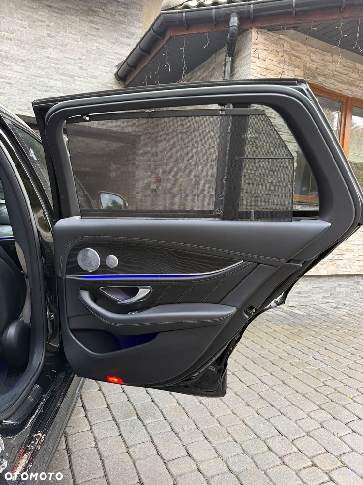 Mercedes-Benz Klasa E AMG 63 S 4Matic+ 9G-TRONIC - 27