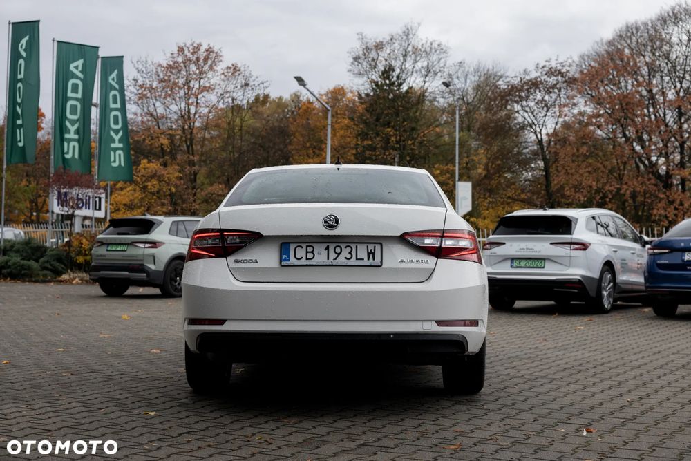 Skoda Superb 2.0 TDI Ambition DSG - 5