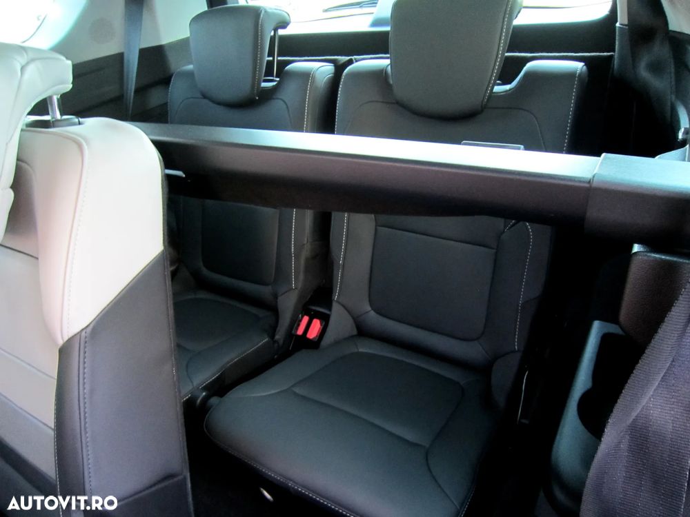 Renault Grand Scenic - 10
