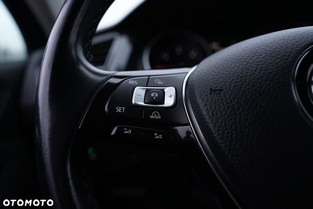 Volkswagen Tiguan - 17