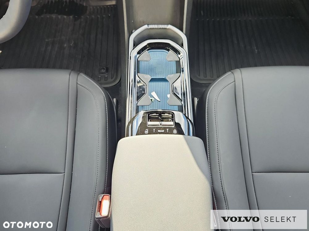 Volvo EX30 69kWh Single Motor Long Range Core - 29