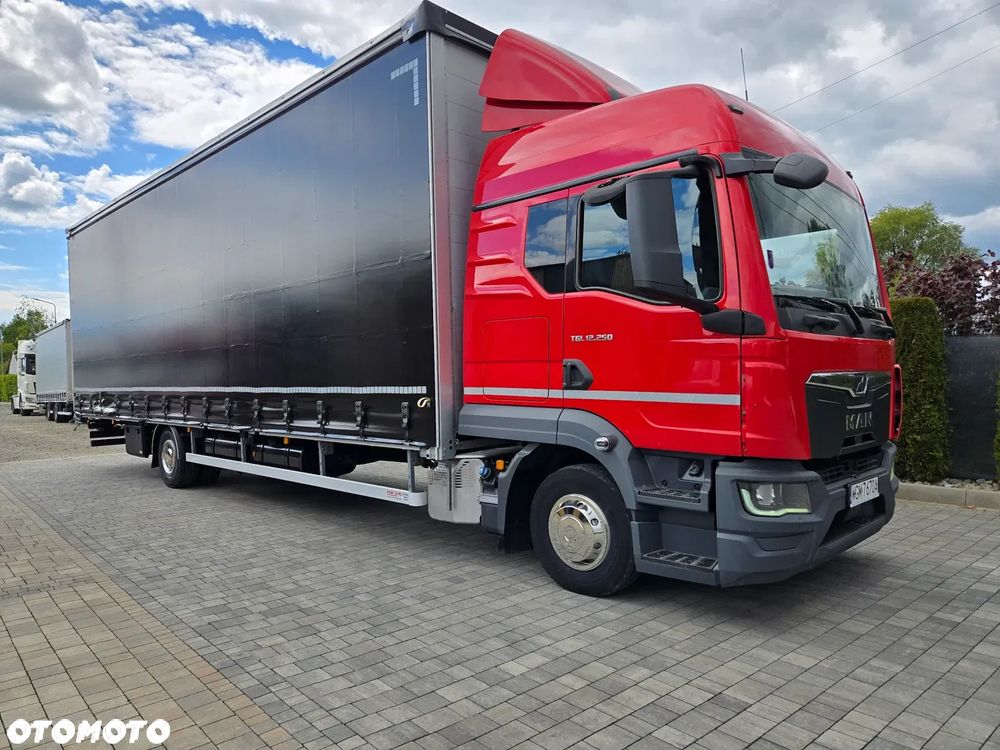 MAN TGL 12.250 KABINA XL 23 PALETY