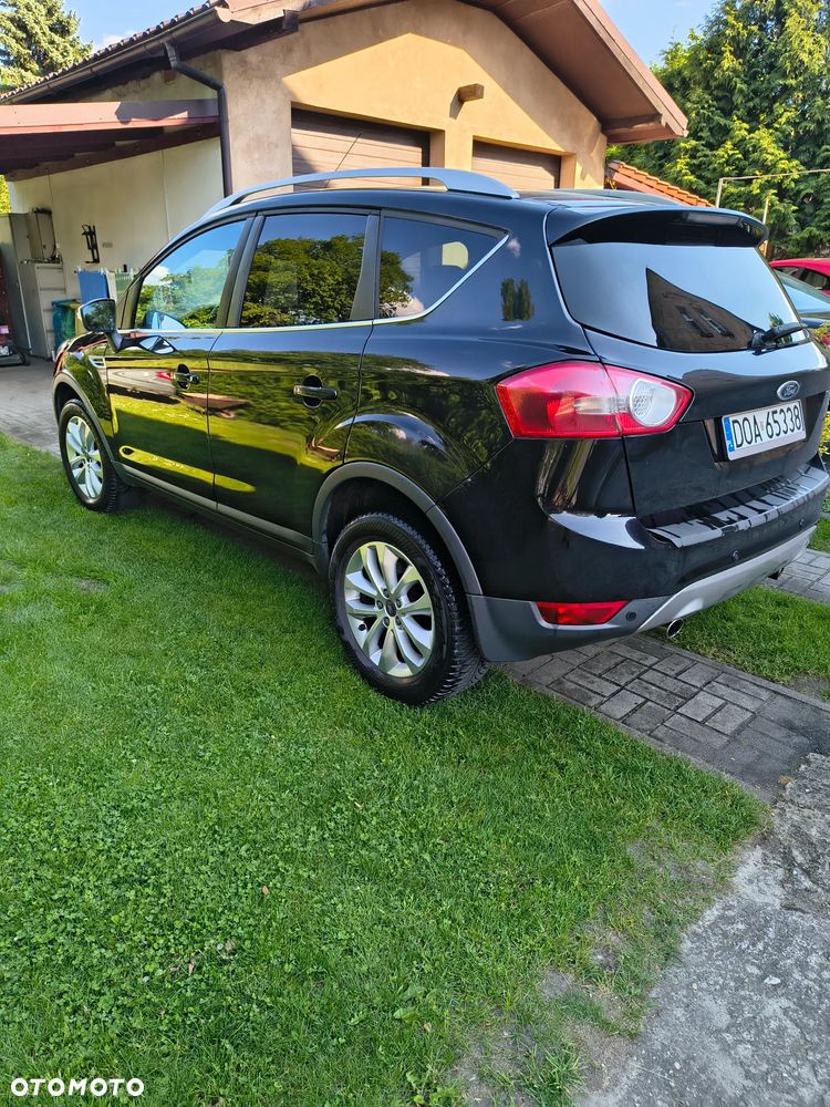 Ford Kuga 2.0 TDCi 2x4 Titanium - 4