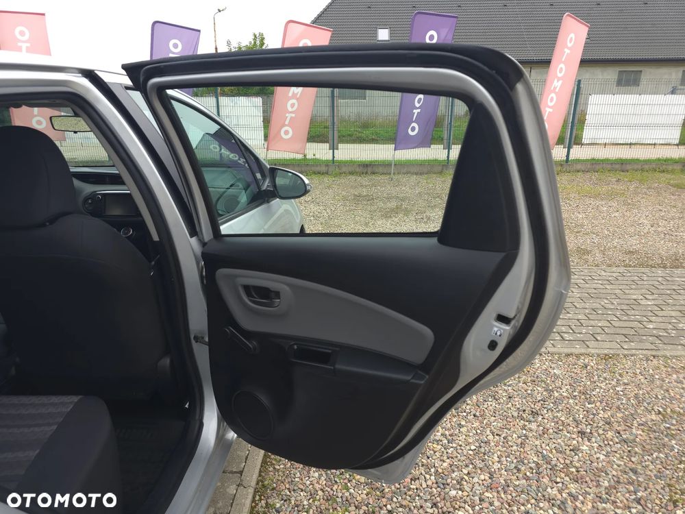 Toyota Yaris 1.33 Premium EU6 - 12