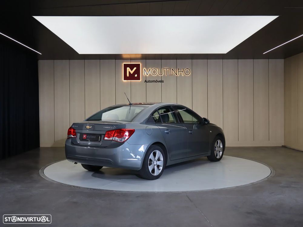 Chevrolet Cruze 1.6 LS - 5