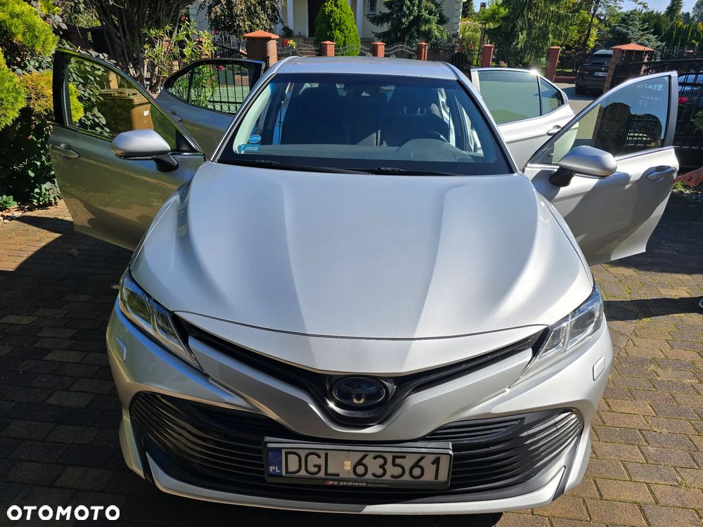 Toyota Camry 2.5 Hybrid Comfort CVT - 1
