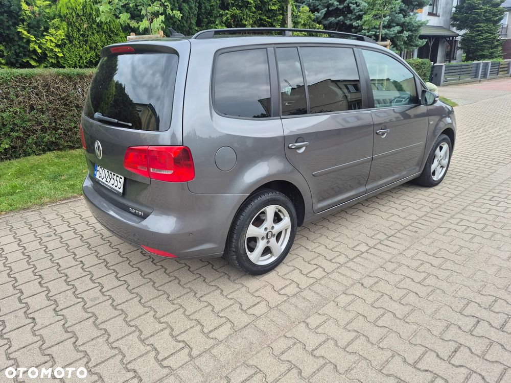 Volkswagen Touran 2.0 TDI DPF MATCH - 8