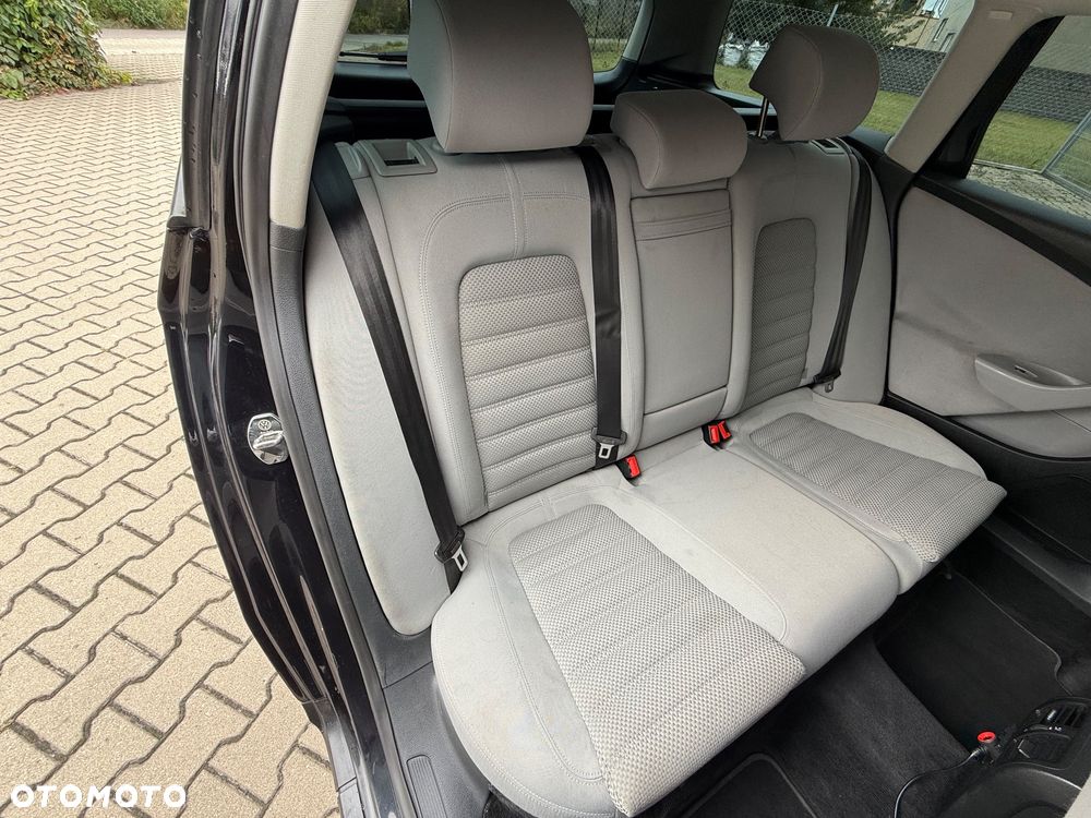 Volkswagen Passat 2.0 TDI DPF BlueMotion Technology Comfortline - 22
