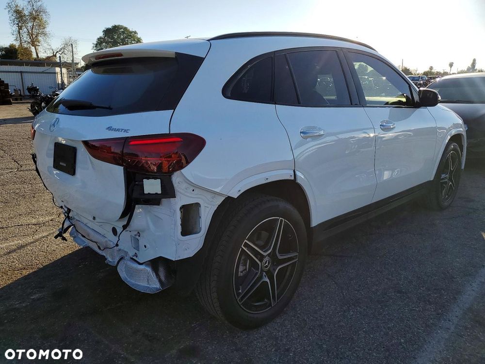 Mercedes-Benz GLA - 5