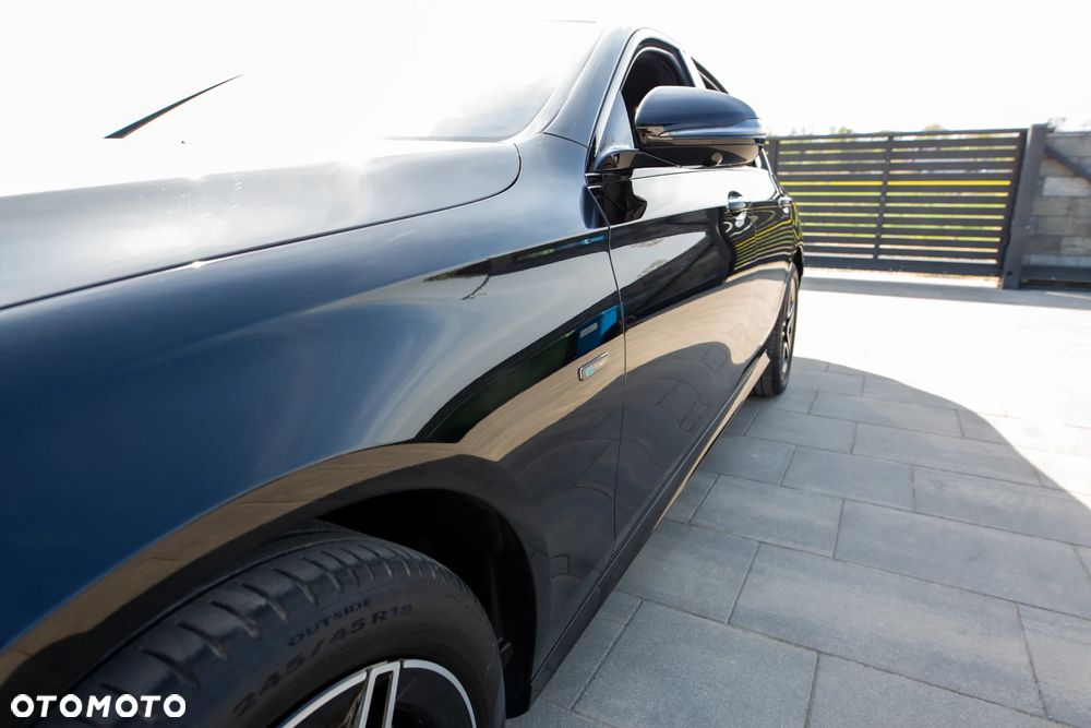 Mercedes-Benz Klasa E 300 4Matic 9G-TRONIC AMG Line - 8