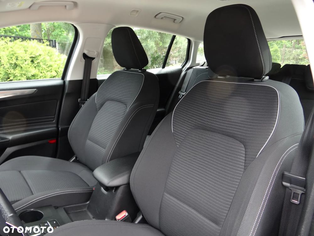 Ford Focus 1.5 EcoBlue Start-Stopp-System TITANIUM - 19