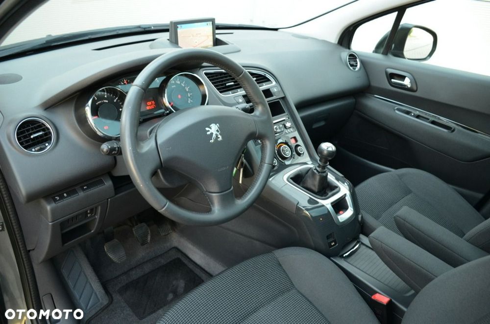 Peugeot 5008 - 24