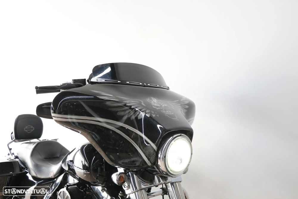 Harley-Davidson Street Glide - 10