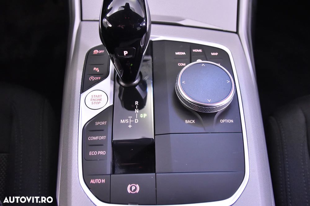 BMW Seria 3 318i Touring Aut. - 17