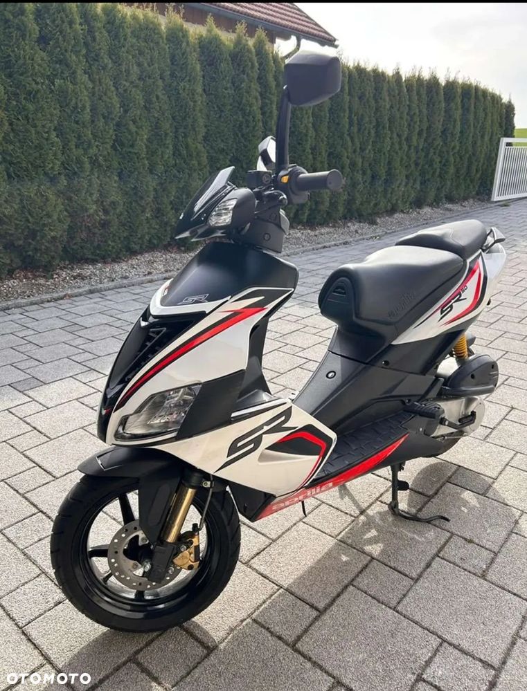 Aprilia SR - 1