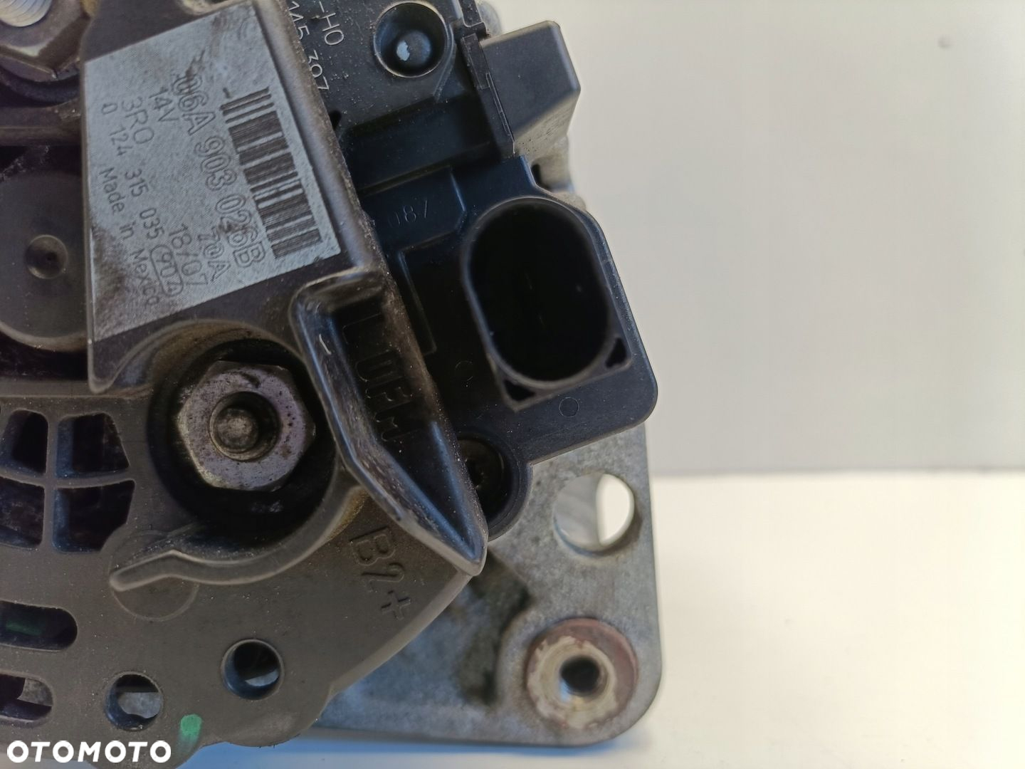 VW New Beetle 1.6 8V ALTERNATOR 70A 06A903026B - 8