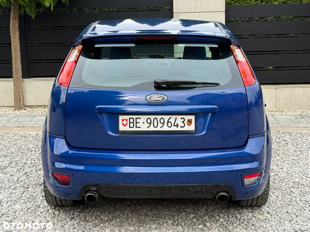 Ford Focus 2.5 ST - 11