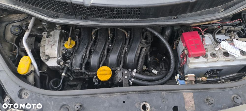 Renault Scenic 1.6 16V Infinity - 13