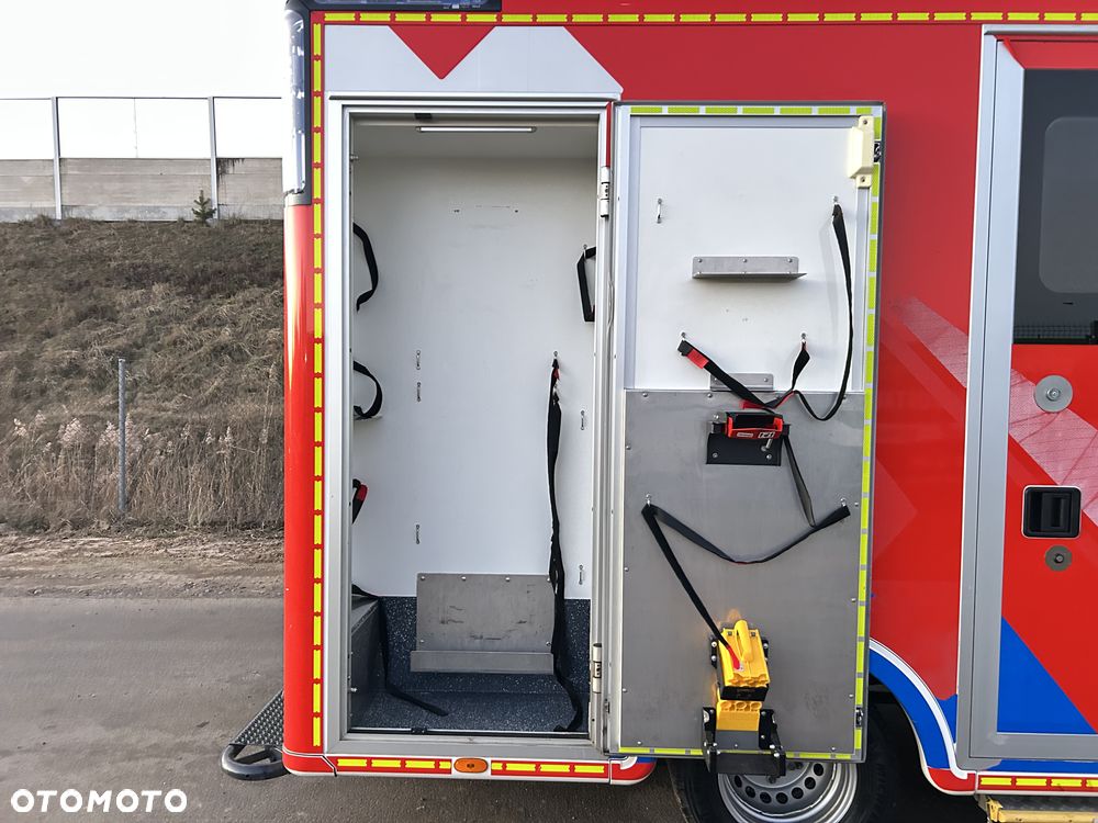 Mercedes-Benz Sprinter - 22