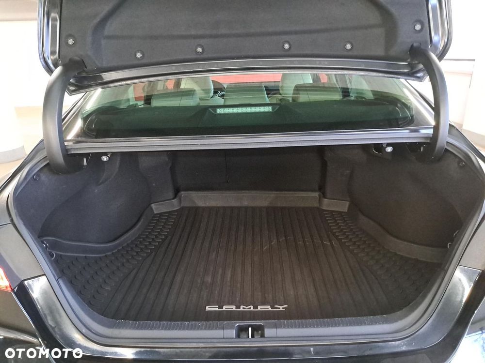 Toyota Camry 2.5 Hybrid Executive CVT - 13