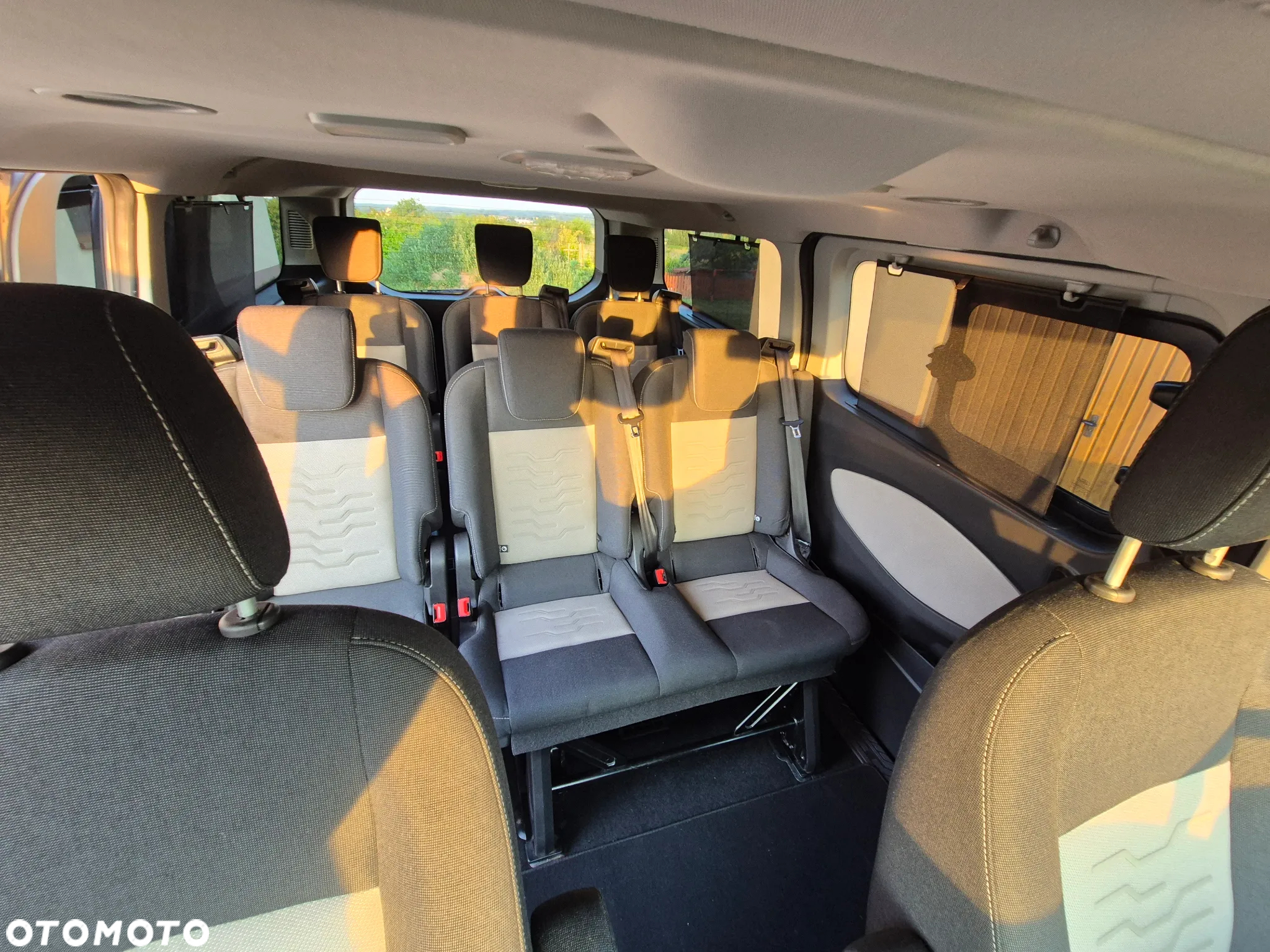 Ford Tourneo Custom - 24