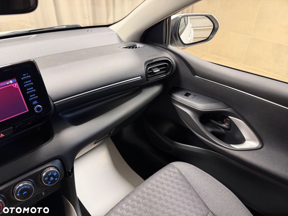 Toyota Yaris - 23