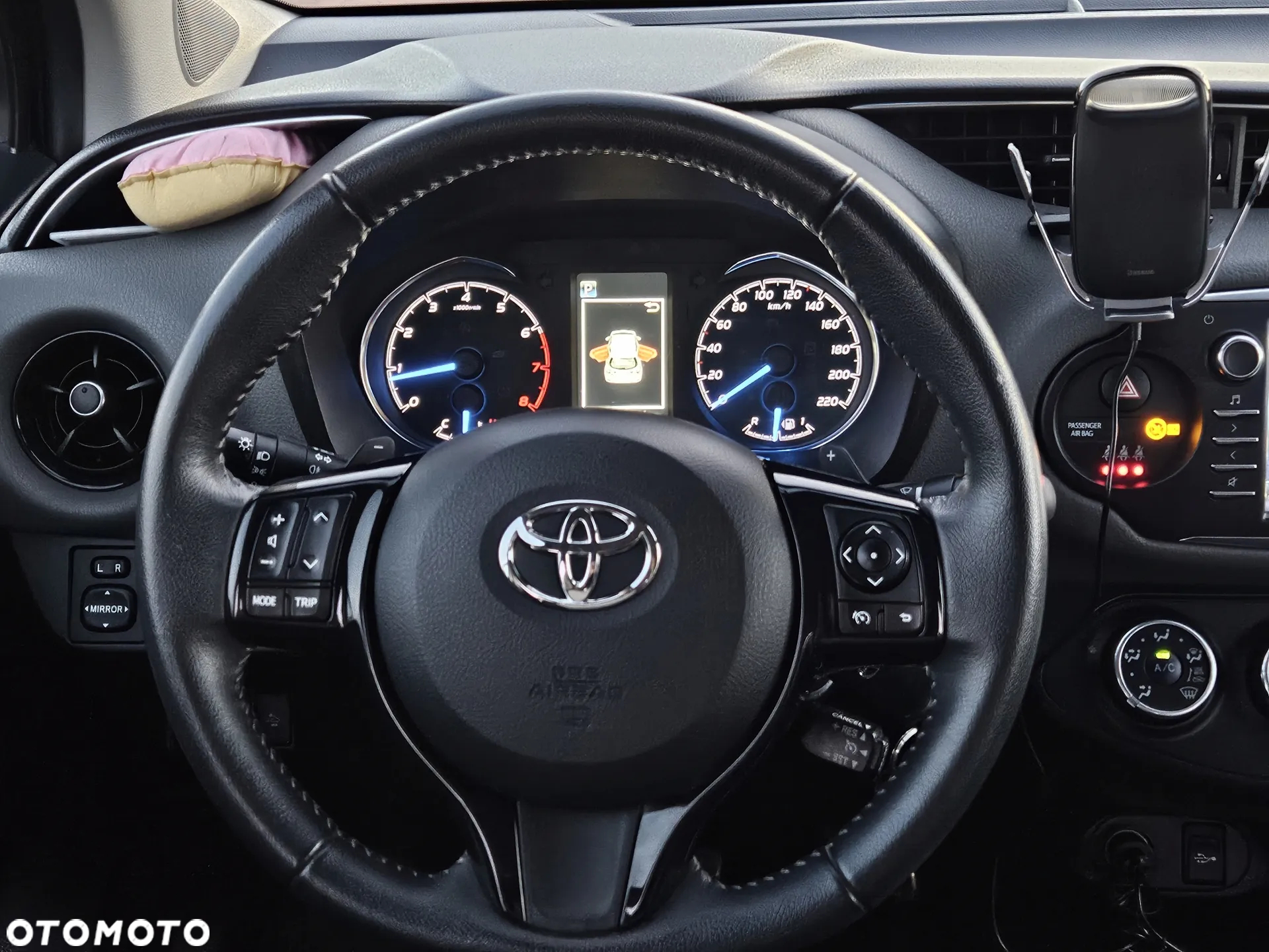 Toyota Yaris 1.5 Premium CVT - 12