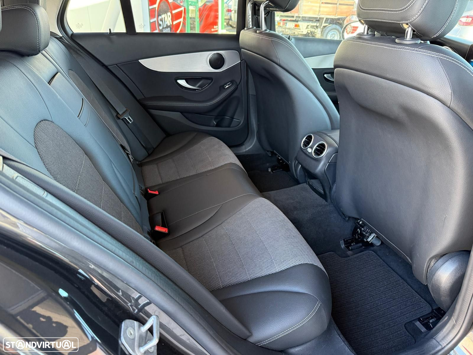 Mercedes-Benz C 300 e Avantgarde - 26